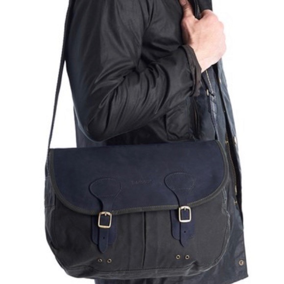 Barbour Other - NWT BARBOUR icons waxed cotton messenger bag